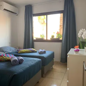 Bed and breakfast Bedroom With Shared Bathroom And Swimming Pool, Corralejo